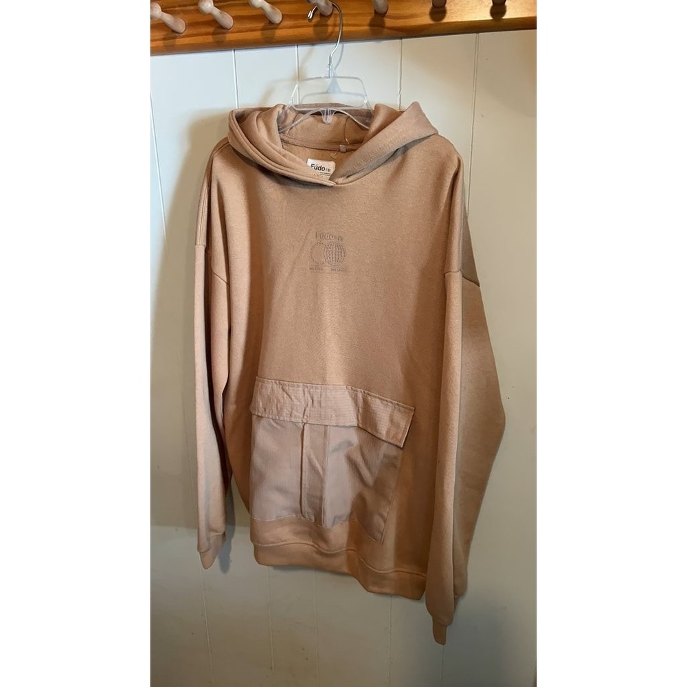Fúdo Beige Hoodie with Front Pocket